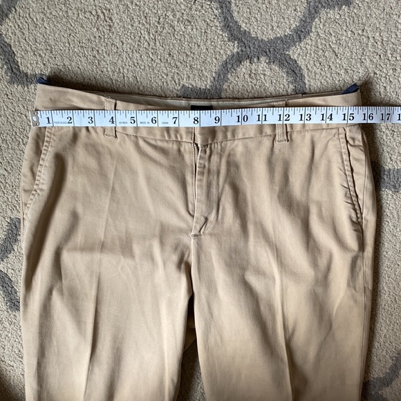 GAP Cropped Stretch Khakis Size 8 - Picture 3 of 9